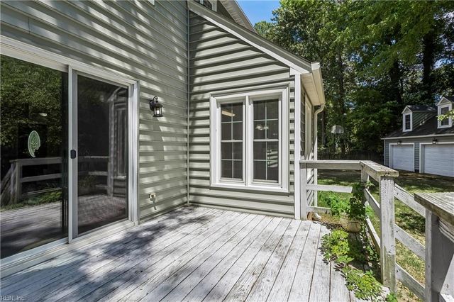 9 Winder CRES, Newport News, VA 23606