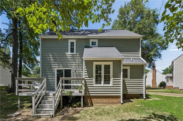 9 Winder CRES, Newport News, VA 23606