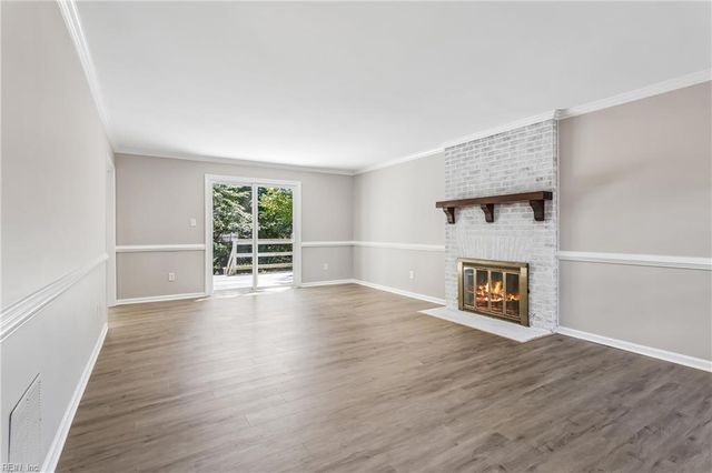 9 Winder CRES, Newport News, VA 23606