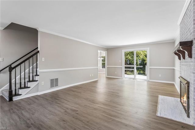 9 Winder CRES, Newport News, VA 23606