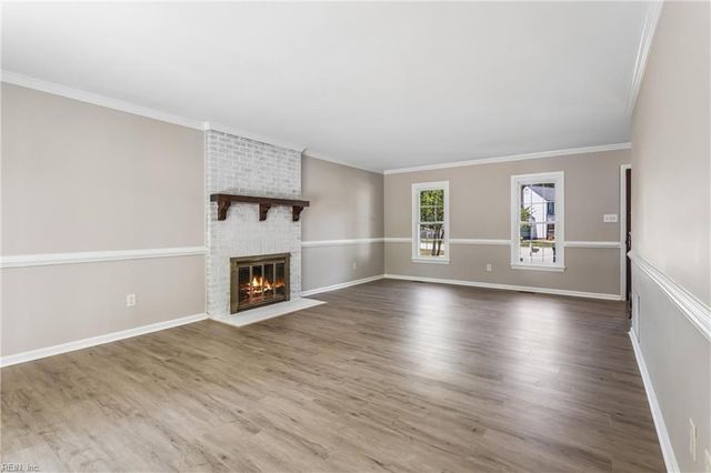 9 Winder CRES, Newport News, VA 23606