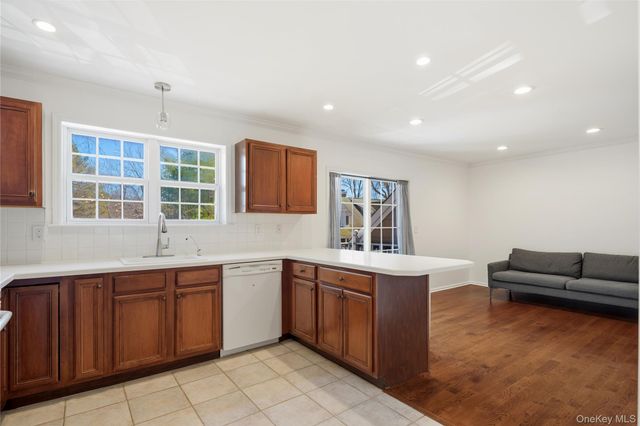 2 Deer Tree Lane, Briarcliff Manor, NY 10510