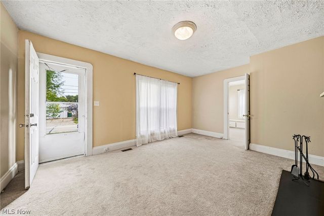 259 E 324th Street, Willowick, OH 44095