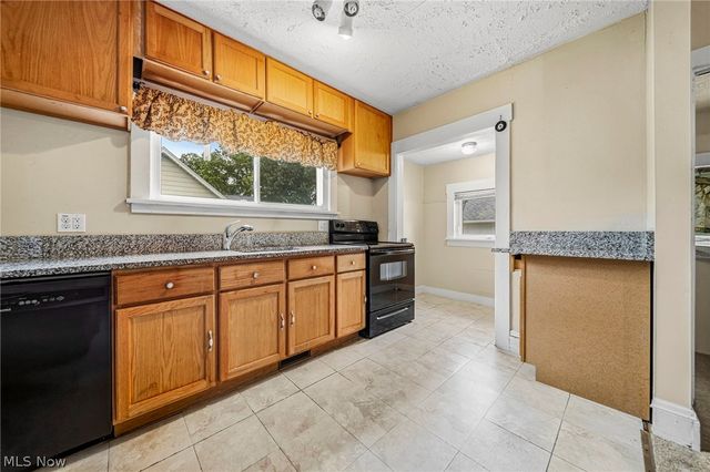 259 E 324th Street, Willowick, OH 44095