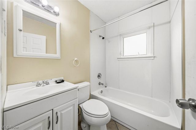 259 E 324th Street, Willowick, OH 44095