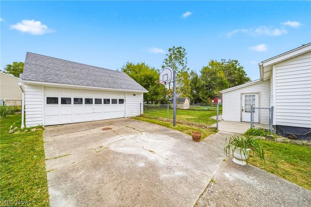 259 E 324th Street, Willowick, OH 44095