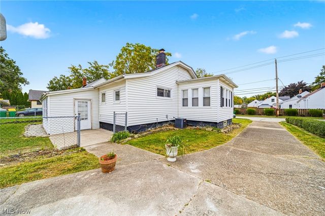 259 E 324th Street, Willowick, OH 44095