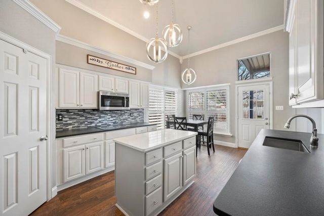829 Forest Hollow Drive, Hurst, TX 76053