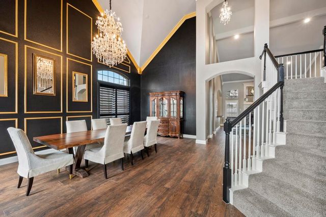 829 Forest Hollow Drive, Hurst, TX 76053