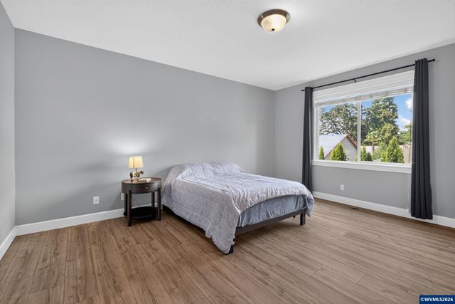 1023 Jaysie Dr, Silverton, OR 97381