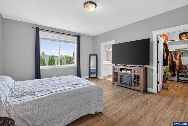 1023 Jaysie Dr, Silverton, OR 97381