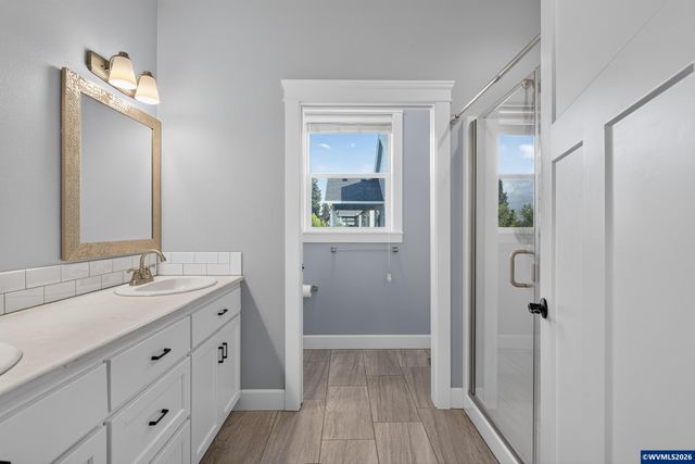 1023 Jaysie Dr, Silverton, OR 97381