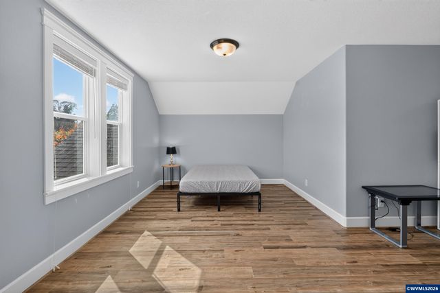 1023 Jaysie Dr, Silverton, OR 97381