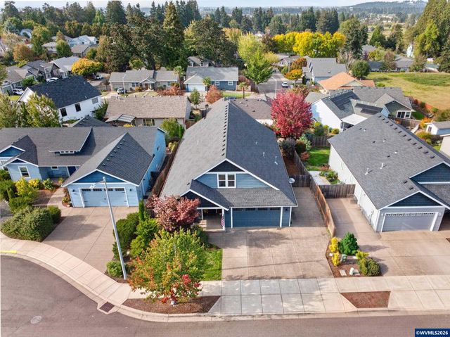 1023 Jaysie Dr, Silverton, OR 97381