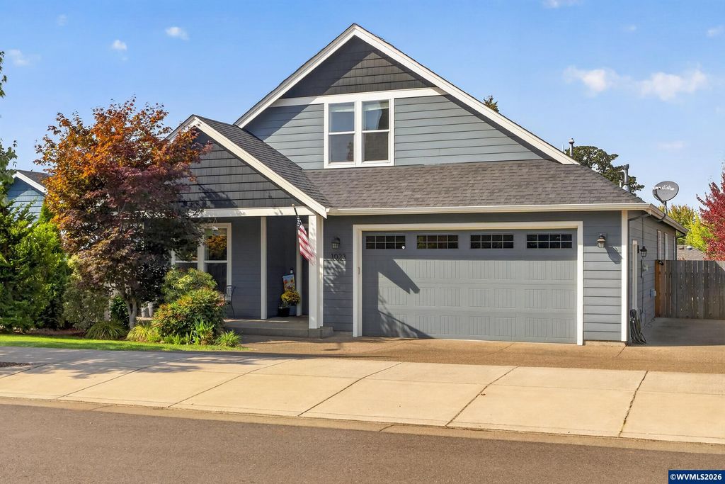 1023 Jaysie Dr, Silverton, OR 97381