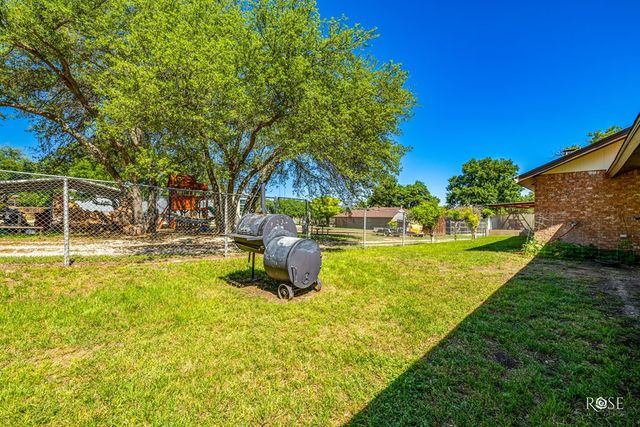 114 Oakwood Street, Sonora, TX 76950