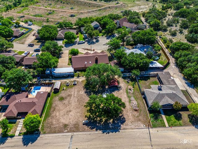 114 Oakwood Street, Sonora, TX 76950