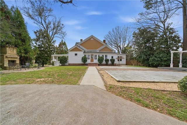 108 King Street, Adairsville, GA 30103