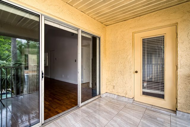 950 Coral Club Drive 950, Coral Springs, FL 33071