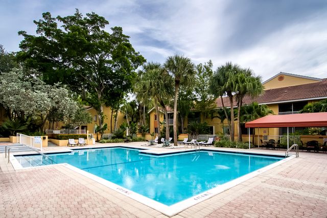 950 Coral Club Drive 950, Coral Springs, FL 33071