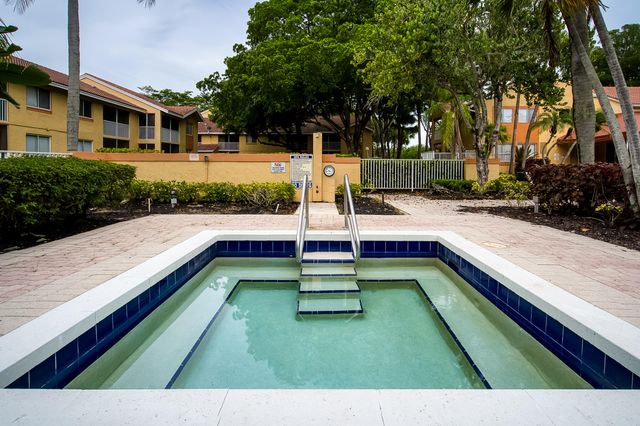 950 Coral Club Drive 950, Coral Springs, FL 33071