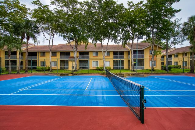 950 Coral Club Drive 950, Coral Springs, FL 33071