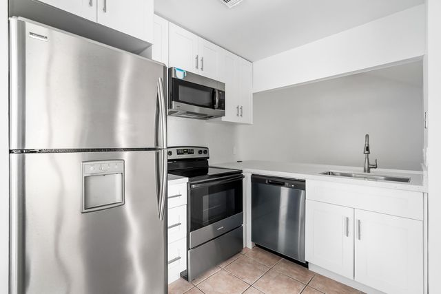 950 Coral Club Drive 950, Coral Springs, FL 33071