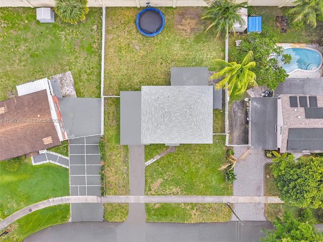 1220 NW 52nd Ave, Lauderhill, FL 33313