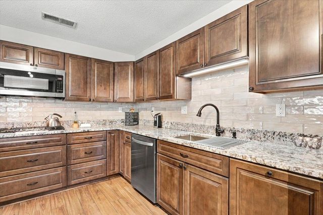 3902 LIGHTHOUSE LN, Lakeland, TN 38002