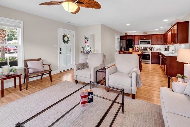 872 Brenda Pl., Myrtle Beach, SC 29577