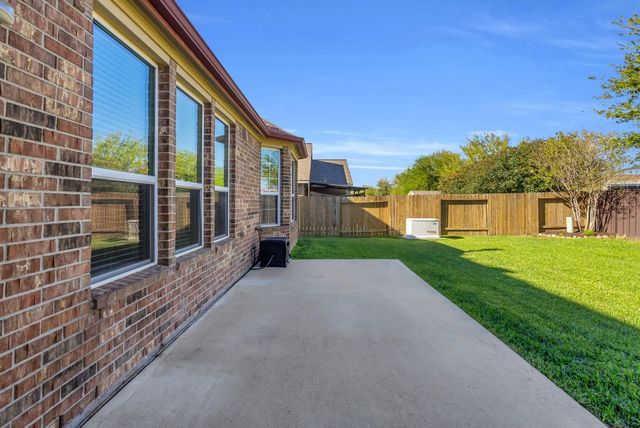 9976 Ash Creek Court, Brookshire, TX 77423