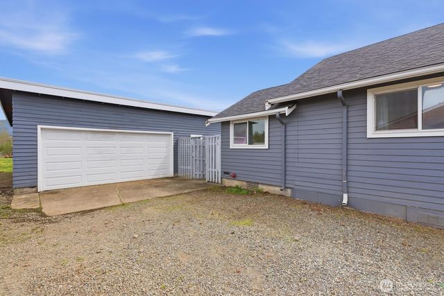 43002 268th Avenue SE, Enumclaw, WA 98022