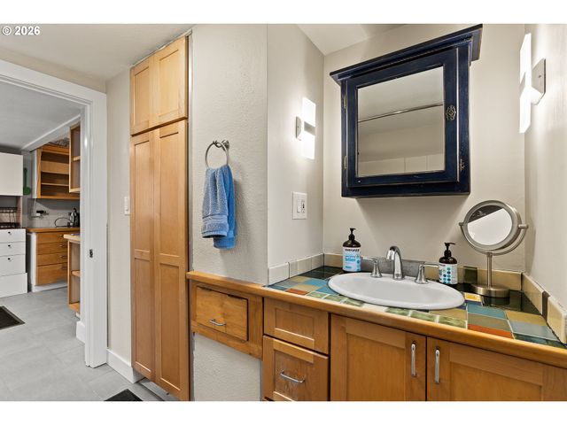 1552 N PRESCOTT St, Portland, OR 97217