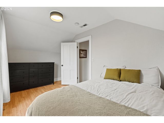 1552 N PRESCOTT St, Portland, OR 97217