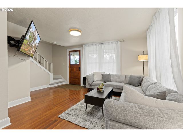 1552 N PRESCOTT St, Portland, OR 97217