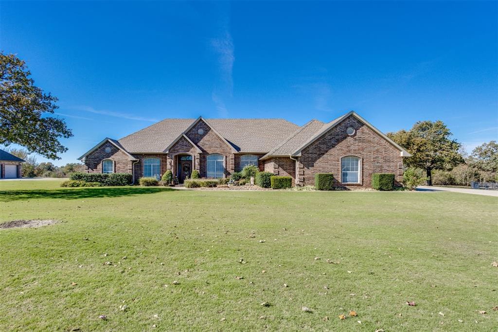 1163 Hidden Valley Lane, Choctaw, OK 73020