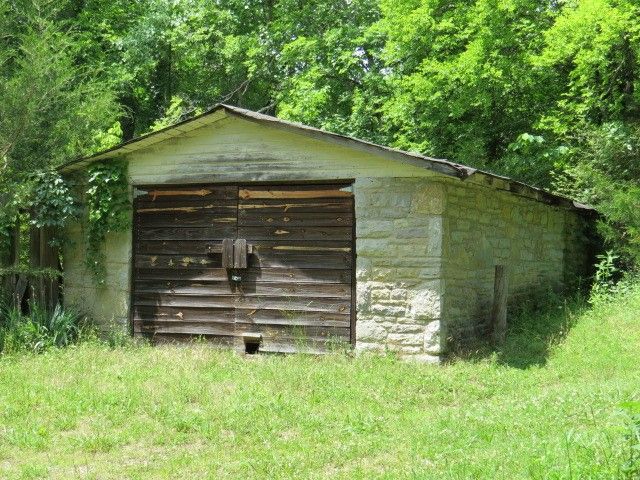 200 Hardy Rd, Pulaski, TN 38478