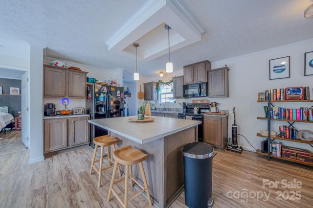 1471 Howard Gap Loop Road, Flat Rock, NC 28731