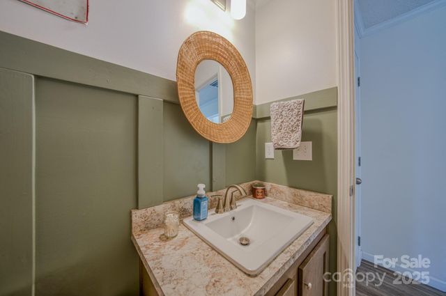 1471 Howard Gap Loop Road, Flat Rock, NC 28731