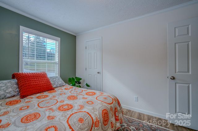 1471 Howard Gap Loop Road, Flat Rock, NC 28731