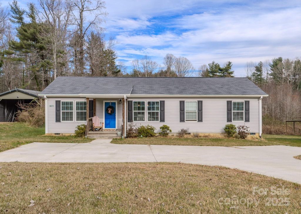 1471 Howard Gap Loop Road, Flat Rock, NC 28731