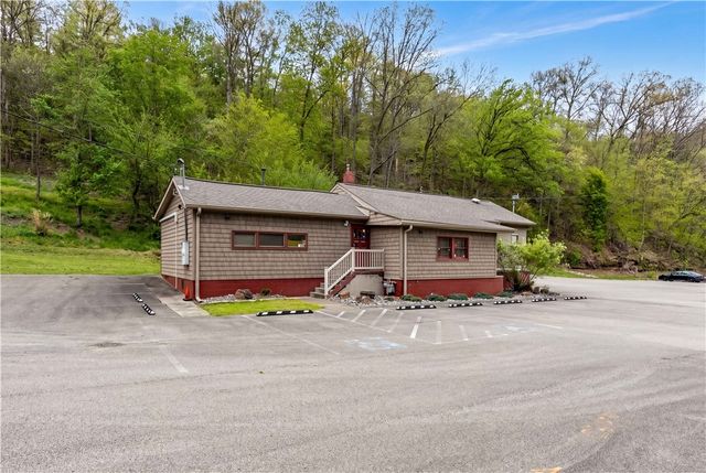 3006 Lewis Run Rd, Clairton, PA 15025