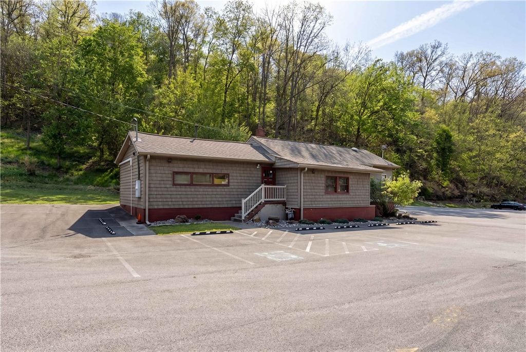3006 Lewis Run Rd, Clairton, PA 15025