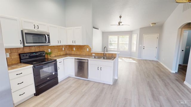 16891 N Darmady Loop, Nampa, ID 83686