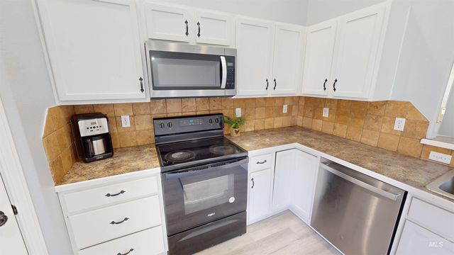 16891 N Darmady Loop, Nampa, ID 83686