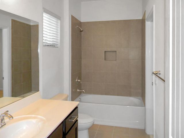 4232 N Dixie Highway 119, Oakland Park, FL 33334