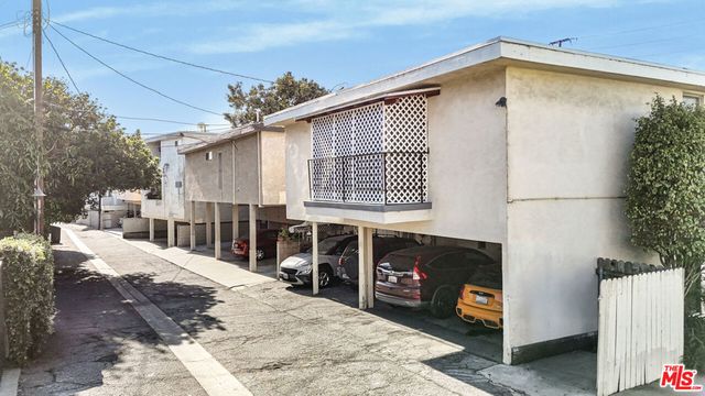 1800 S Bundy Drive, Los Angeles, CA 90025