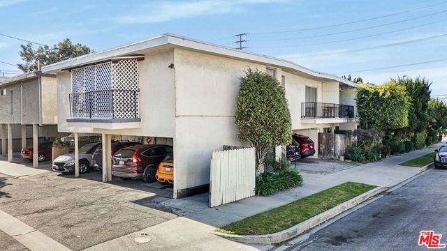 1800 S Bundy Drive, Los Angeles, CA 90025