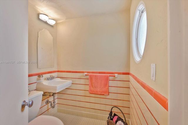 1021 N Greenway Dr, Coral Gables, FL 33134