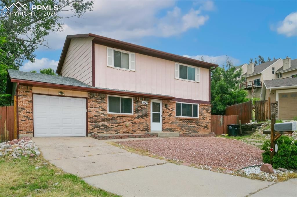 2724 W Montebello Drive, Colorado Springs, CO 80918